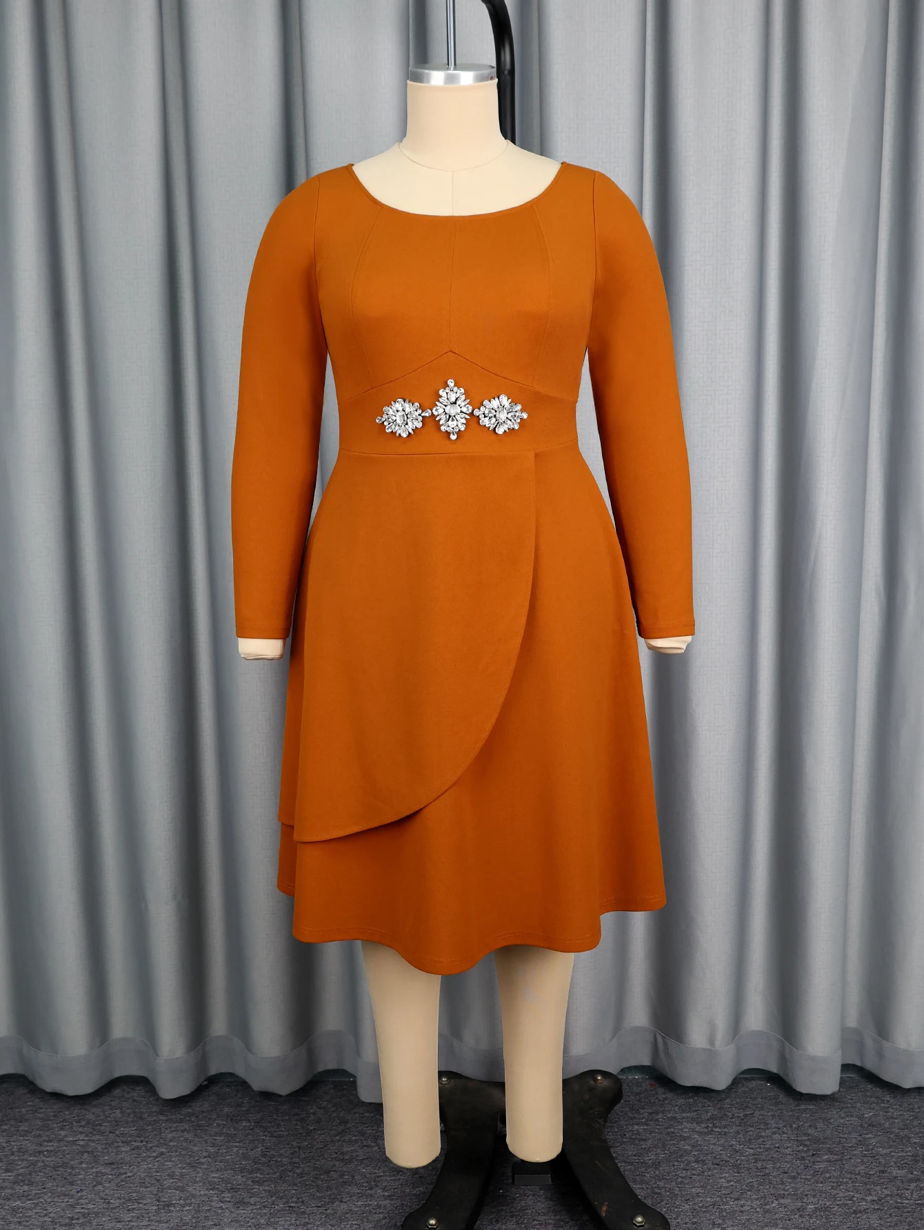 Eleganti abiti midi a linea A per le donne Colletto a nave Maniche lunghe Pieghe con diamanti Vita Ornamento Abiti da donna per ufficio in chiesa per feste Nuovo - Image 4