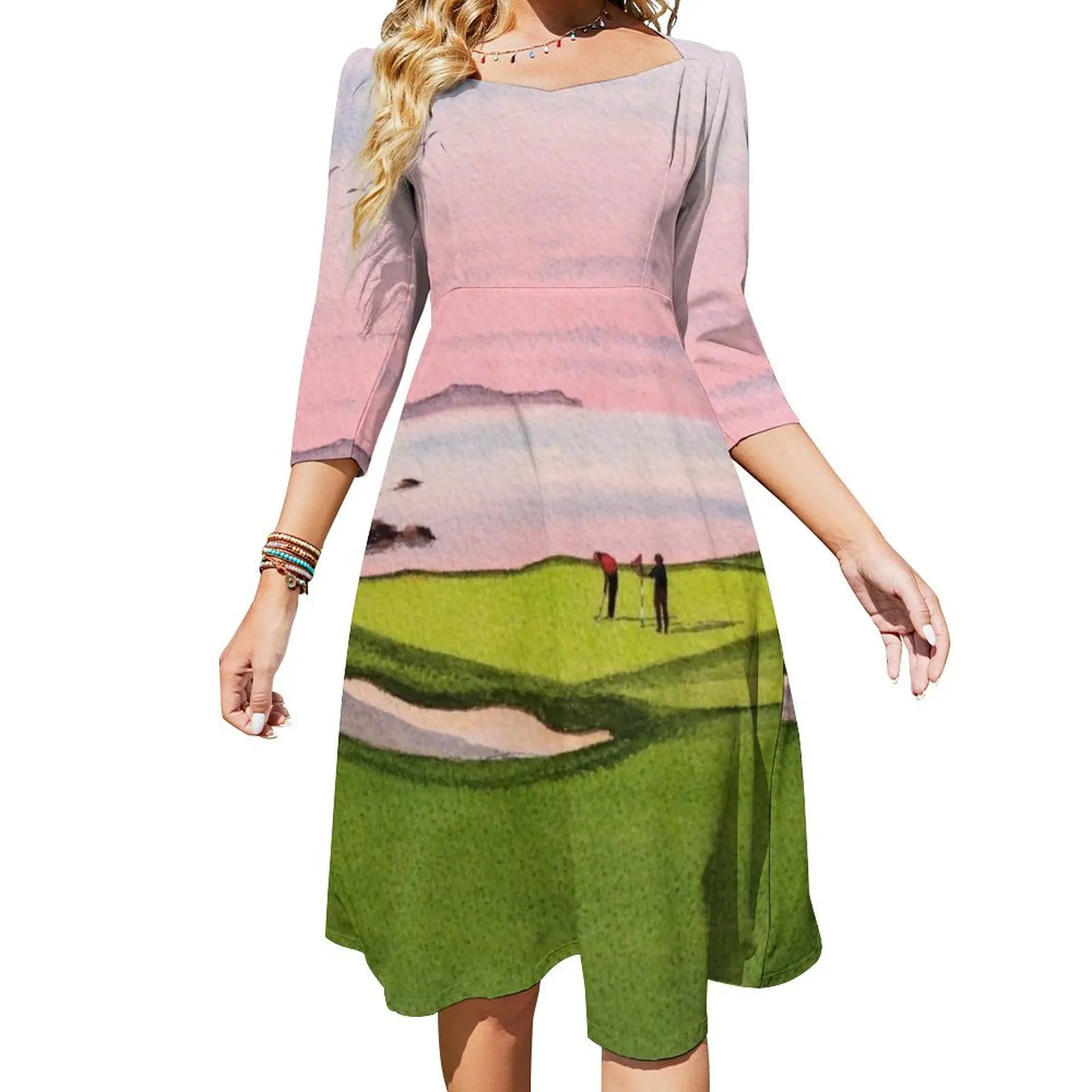 

Женское пляжное платье-колокол с отверстиями