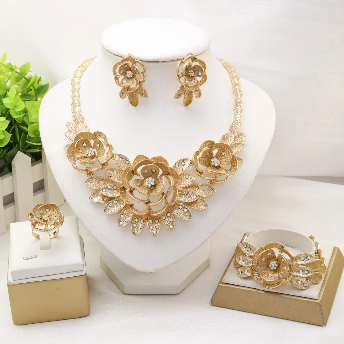 مجموعات مجوهرات للنساء قلادة على شكل زهرة مطلية با...