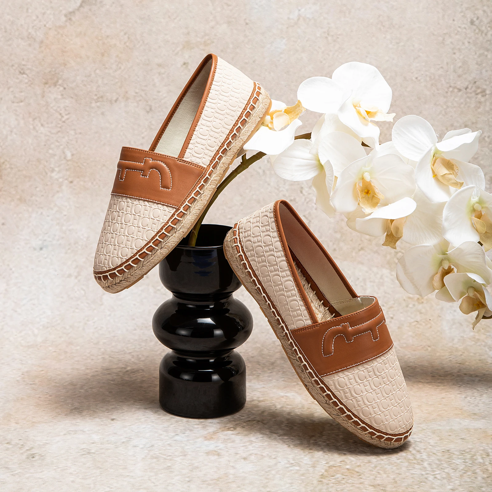 624527-b394d8.jpg Simple Classic Patchwork Design Women's Flat Shoes Letters Print Fashionable Versatile Women's Casual Shoes - Image 1