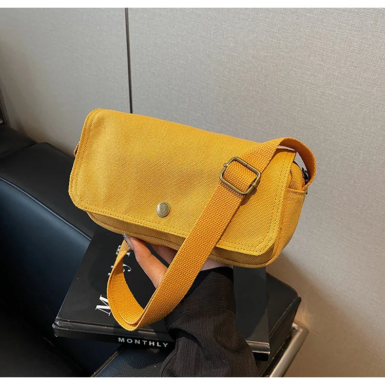 thumbnail image 1 of Bolso de hombro retro 2024 Otoño e Invierno Nuevo bolso de tela pequeño Versión coreana Bolso de lona para viajeros Bolso cruzado Lápiz labial Teléfono móvil, 1 of 5