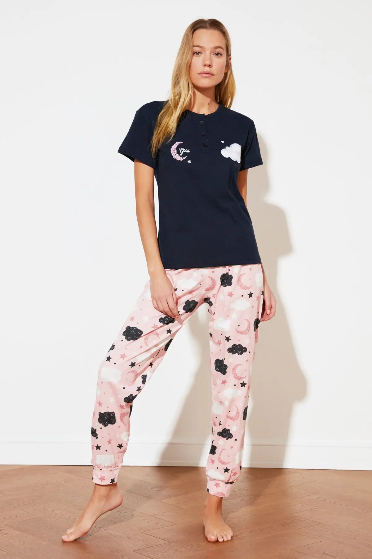 Trendyol Printed Knitted Pajamas Set THMSS21PT0827 Trendyol Printed Knitted Pajamas Set THMSS21PT0827