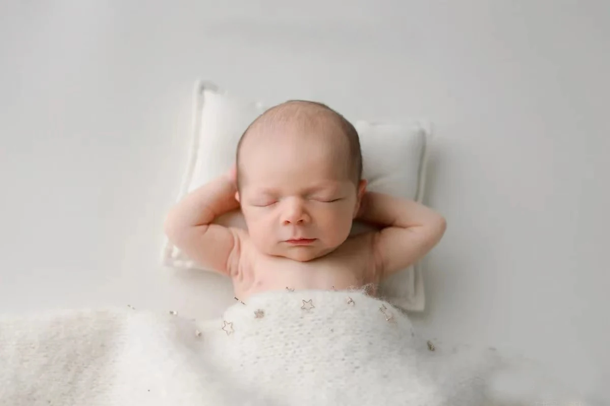 Newborn Photography Props Posing Velvet Poses Cushion Mini baby Pillow Mat Photography Accessories
