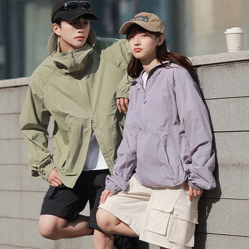 Queshark 유니섹스 여름 사이클링 재킷 UPF50+ 통기성 메쉬 후드 탈부착 가능한 챙 방수 경량 스킨 코트