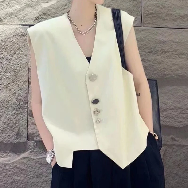 Women's Summer New Decorative Button Horse Clip Sleeveless Short Design Top with Suit Vest Coat