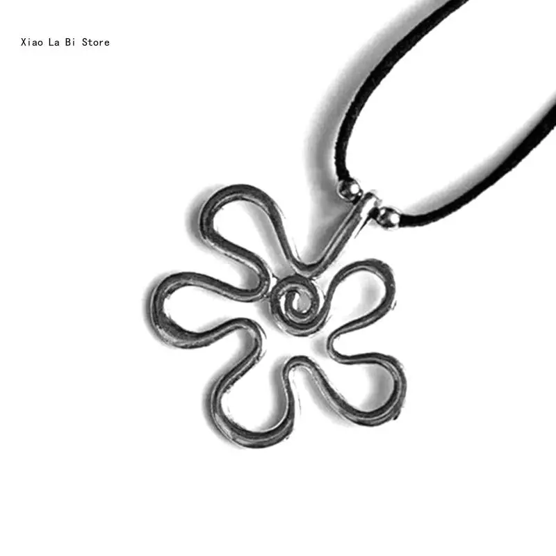 

Hollow Flower Pendant Necklace Elegant Bowknot Necklace Neck Jewelry Alloy Material Suitable for Everyday Wear Gathering XXFD