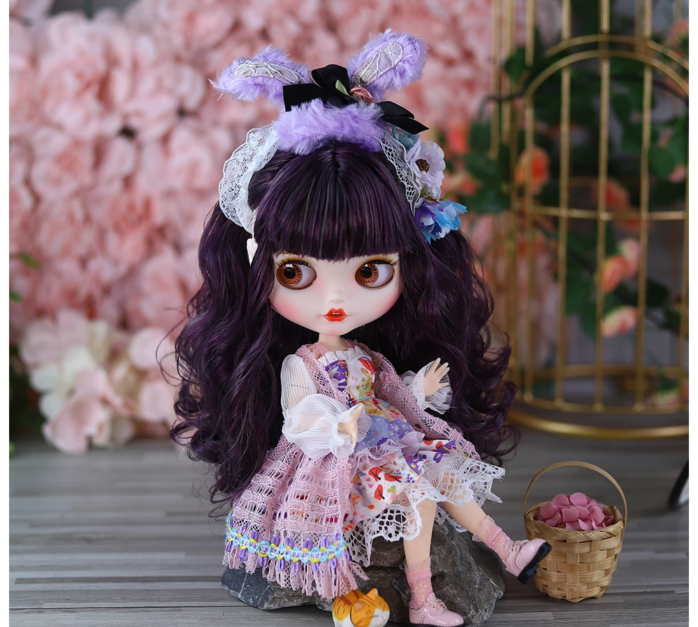 Allison – Premium Custom Neo Blythe Doll with Blue Hair, White Skin & Matte Smiling Face 5 Allison – Premium Custom Neo Blythe Doll with Blue Hair, White Skin & Matte Smiling Face 5