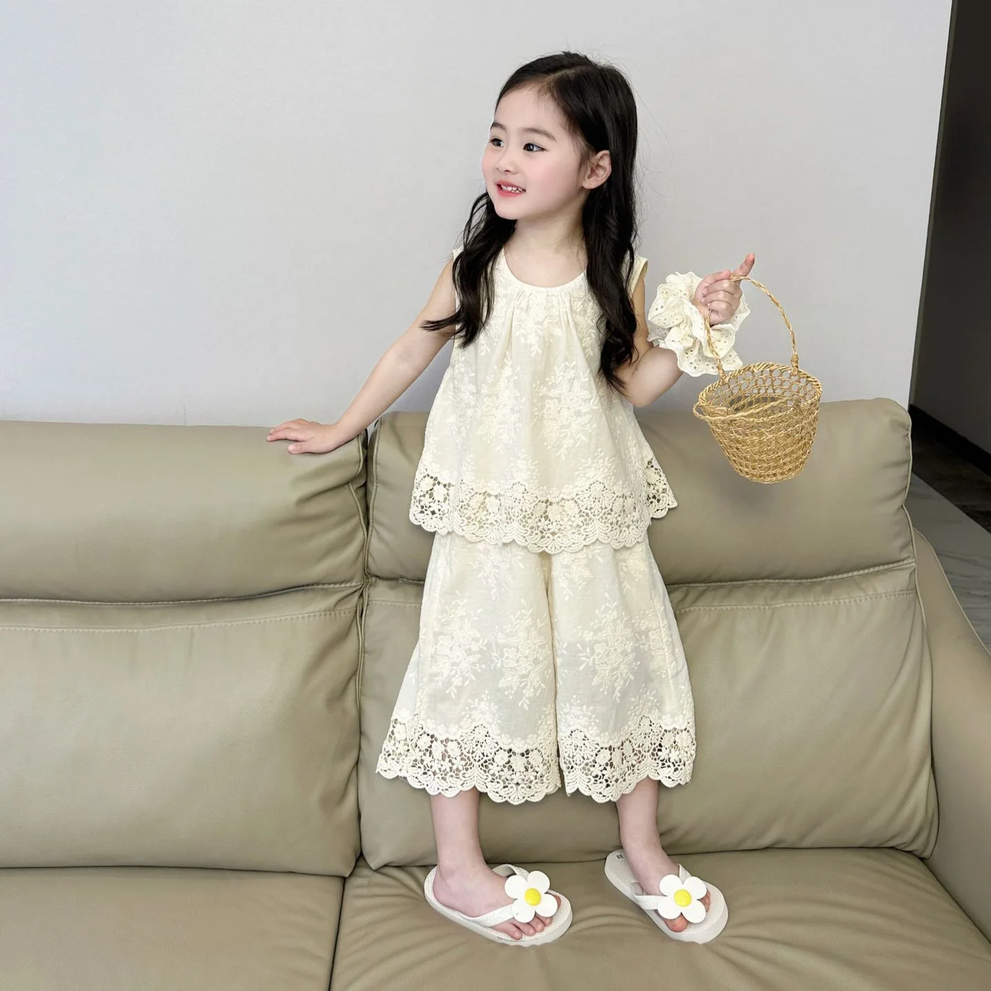 

2024 Spring and Summer Girls Short-sleeved Set Children's Fashion Foreign Sports Leisure Two-piece Baby Net Celebrity Clothes