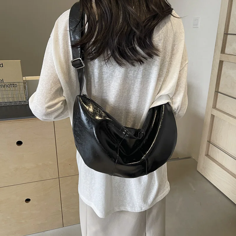 Luxury PU Leather Crescent Crossbody Bag for Women Casual Shoulder Satchel Hobo Bag Dumpling Red Bags Y2k Girls Messenger Bag