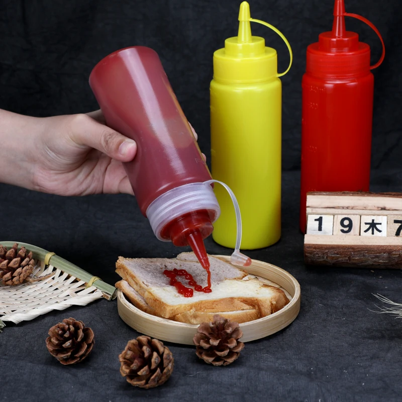 Food Grade Squeeze Bottle Plastic Squirt Bottle with Twist On Cap and Discrete Measurements for Ketchup/BBQ/Sauces