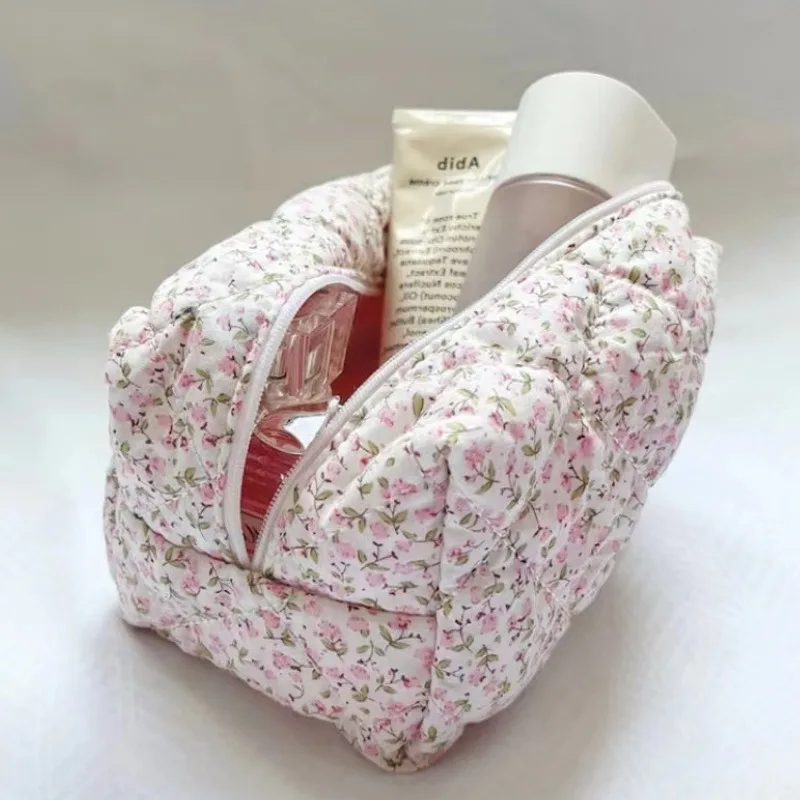 Storage Organizer Floral Puffy Quilted Makeup Bag Flower Printed Cosmetic Pouch Large Travel Cosmetic Bag Makeup Accessory cosmetic bag storage bag cosmetic storage bag toiletry bag makeup bag cosmetic case makeup organizer