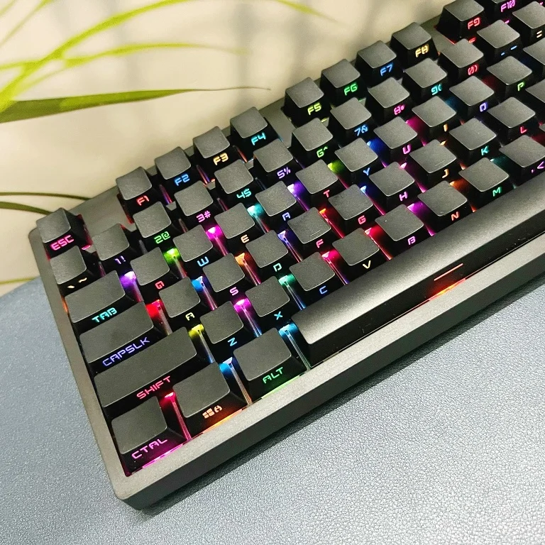 Lado Gravado Luz Transmitindo Keycap 61 Teclas Branco Preto Rosa Pbt Infecção por Gradiente Teclado Mecânico Oem