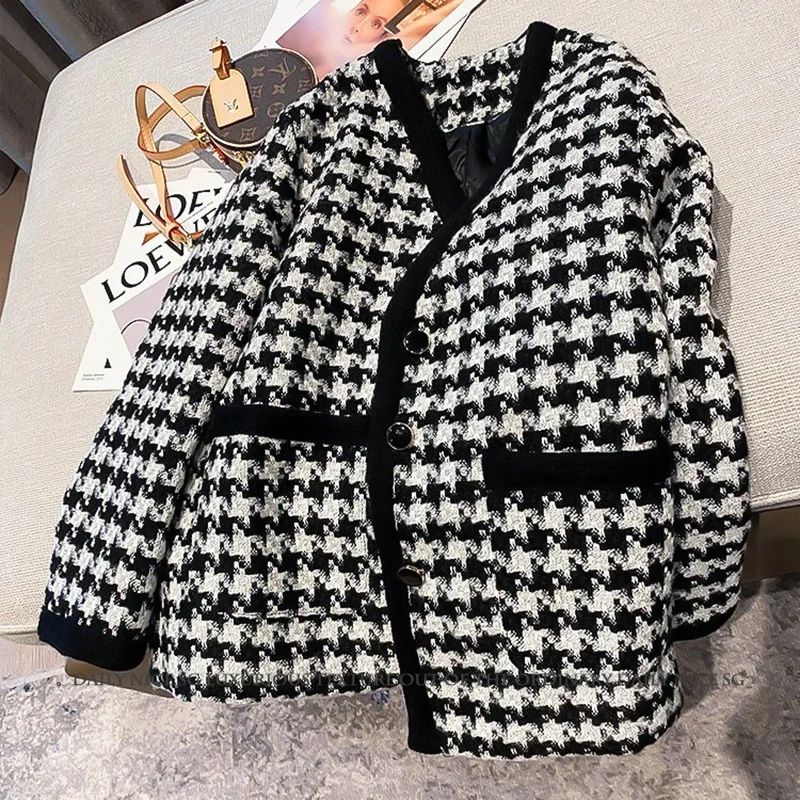 

Autumn and winter 2023 new style small fragrance temperament V-neck single breasted cotton jacket top looks thin V-neck thousand