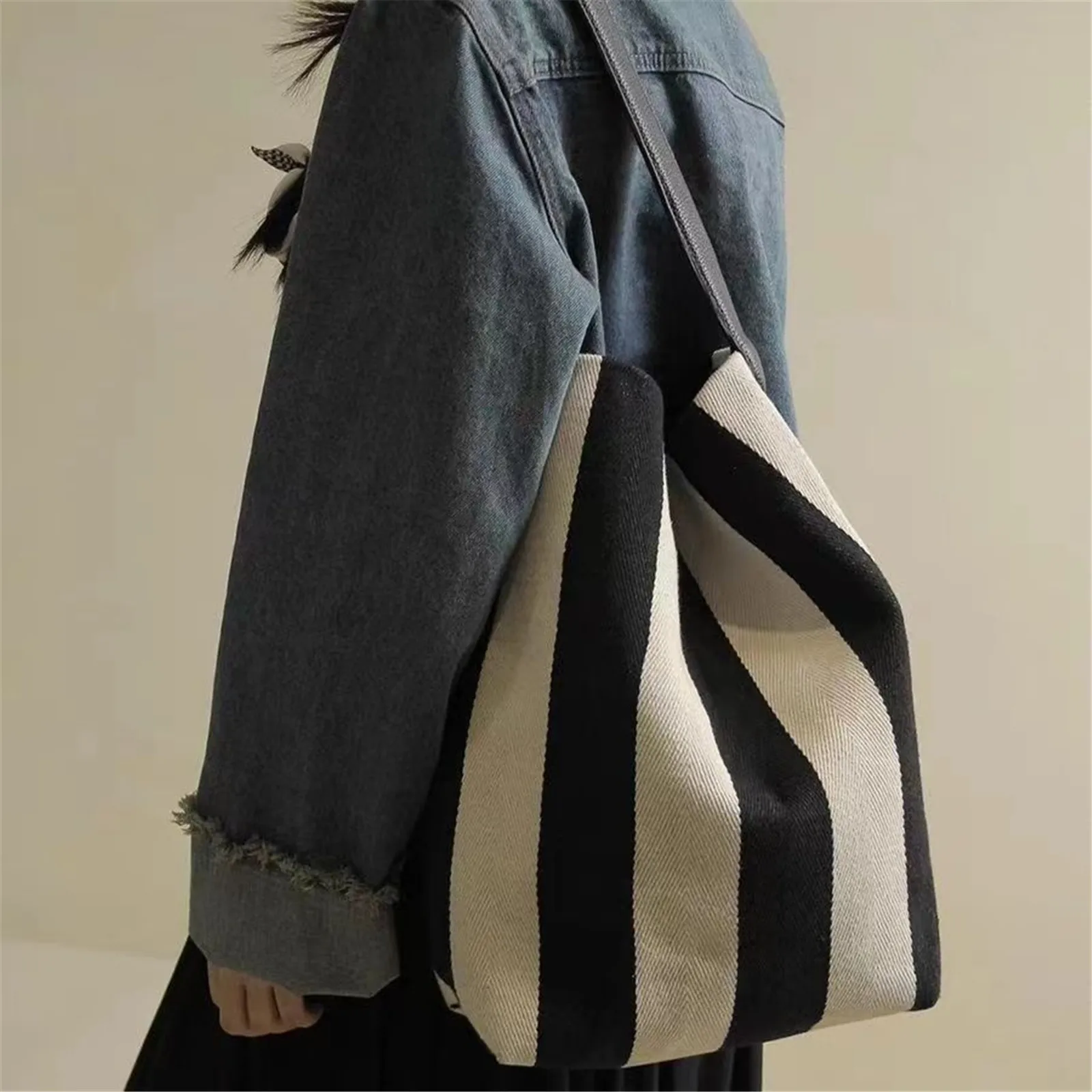 New Stripe Wide Shoulder Canvas Tote Bag Women's Large Capacity Casual Simple Commuting Single Shoulder Bucket Bag Versatil