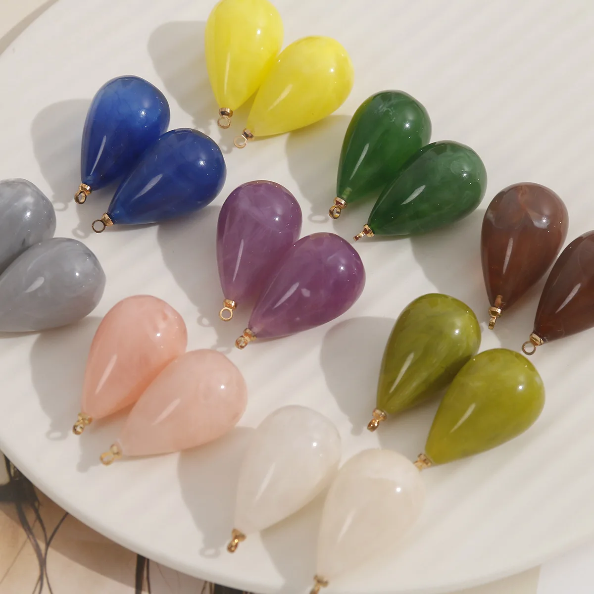 

Fresh New 40pcs 28*16mm Classical Waterdrop Shape Geometry Resin Earring Bracelet Necklace Charms Pendants Ornament Accessory