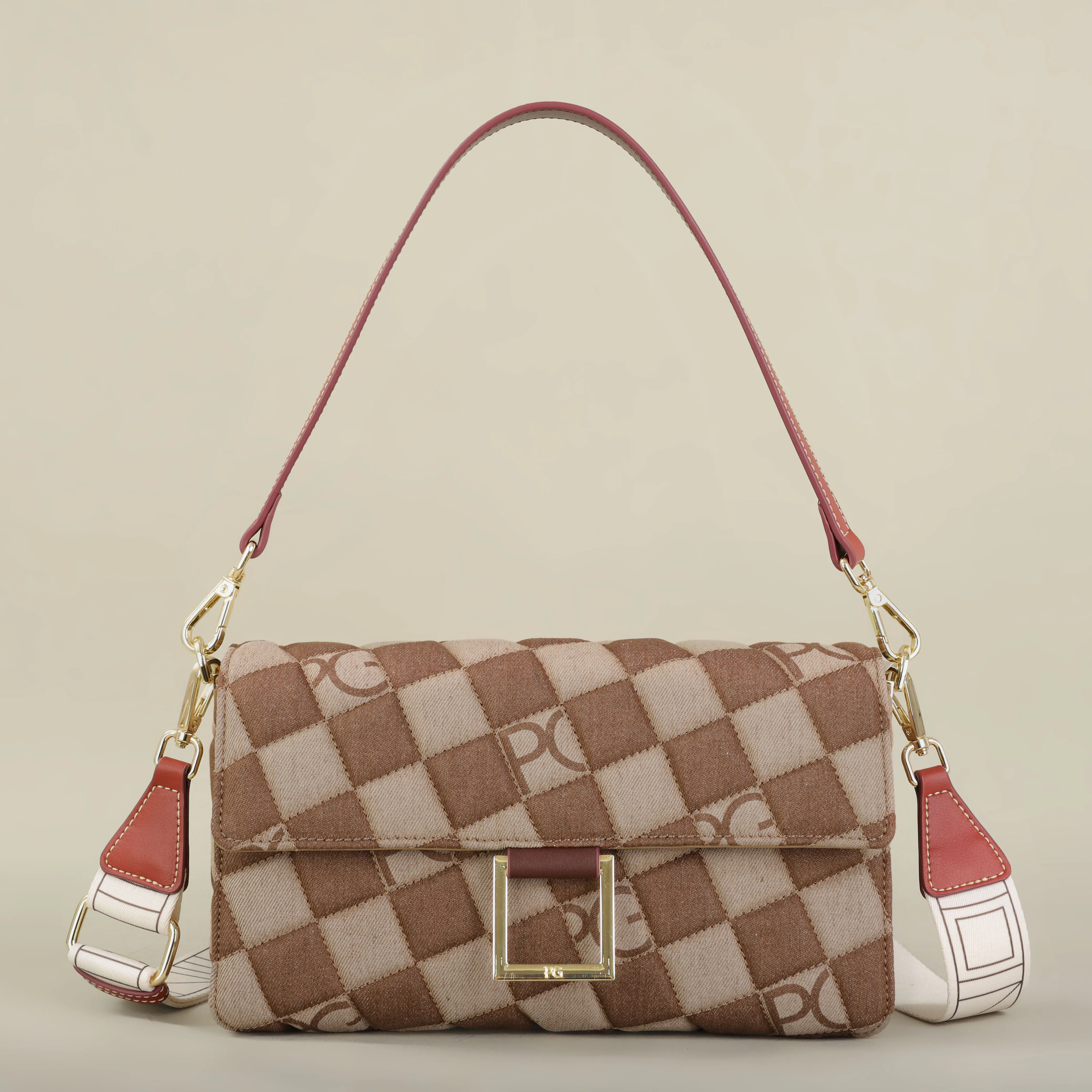 Fashion commuter bag interior compartments