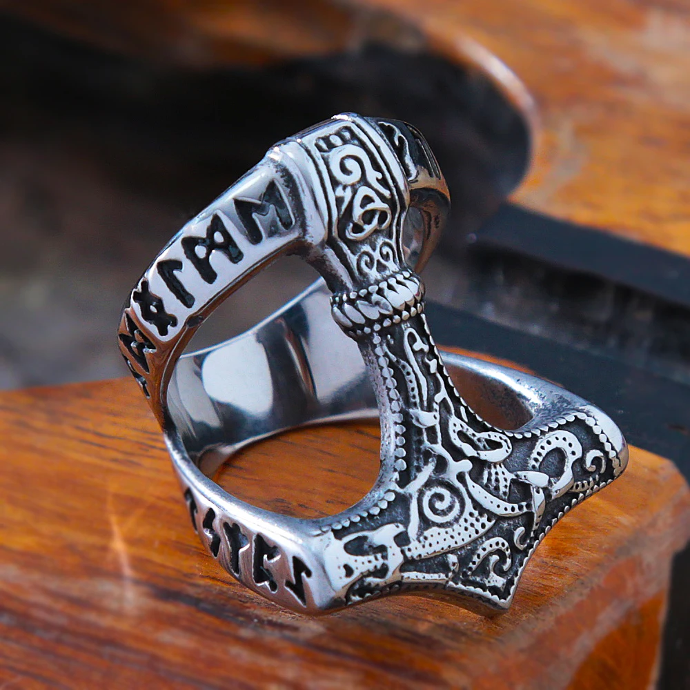 Il Mjolnir: il martello di Thor e il suo potere