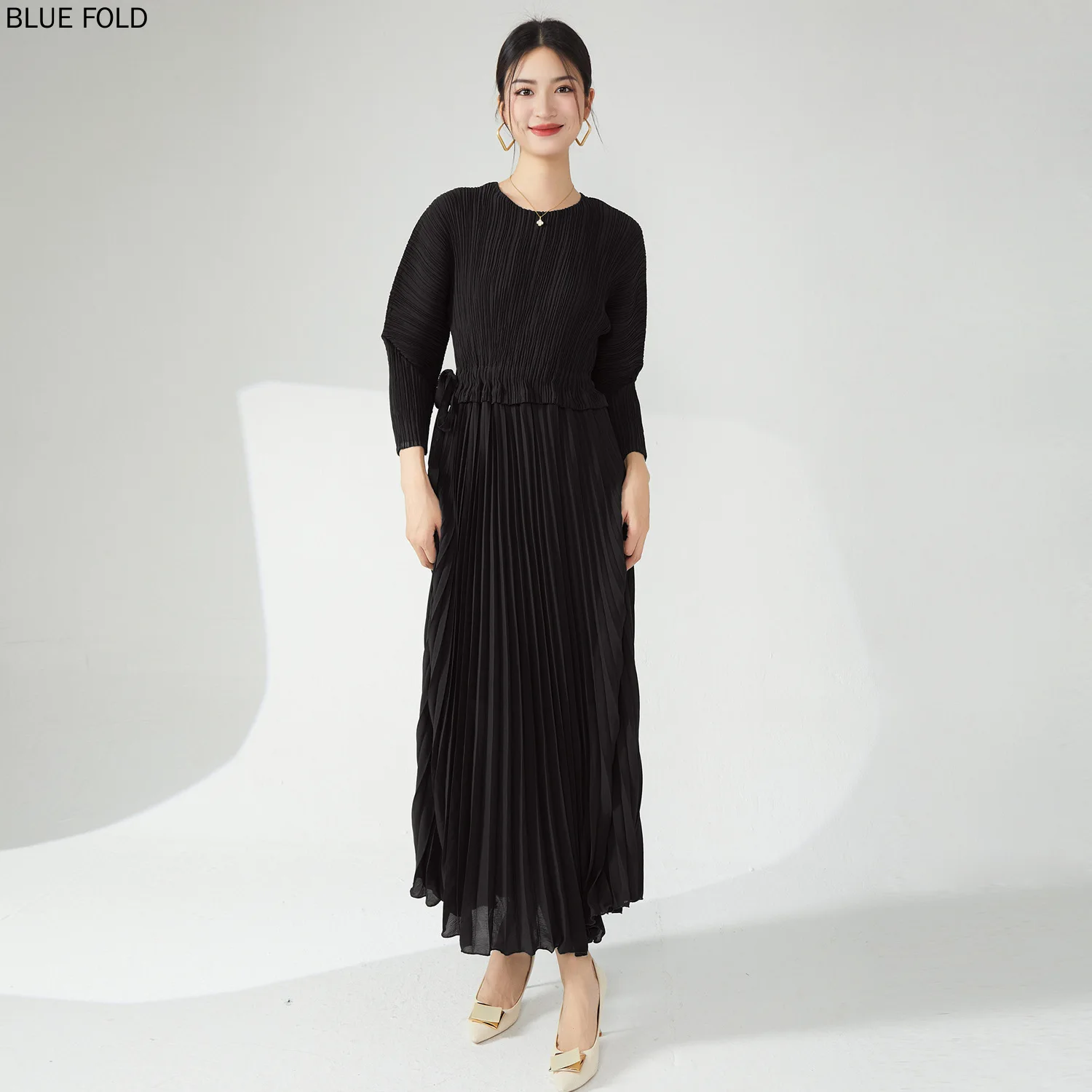 

Женское плиссированное платье Miyake, стильное длинное платье большого размера с круглым вырезом и длинными рукавами на завязках на талии, облегающее платье европейской станции