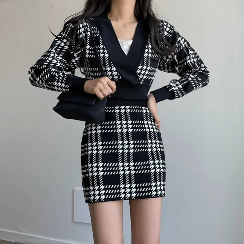 

Women's Knit Dress Set Long Sleeve Plaid Printed V-neck Knitted Cropped Top + Mini Skirt Set Women's Sweater Pullover Dress Set