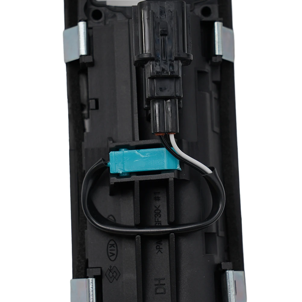 

Trunk Lid Lock Tailgate Switch Outside Trunk Lid Lock Handle 4 Door Sedan 81260B1010 81260B10104X ABS Auto Parts