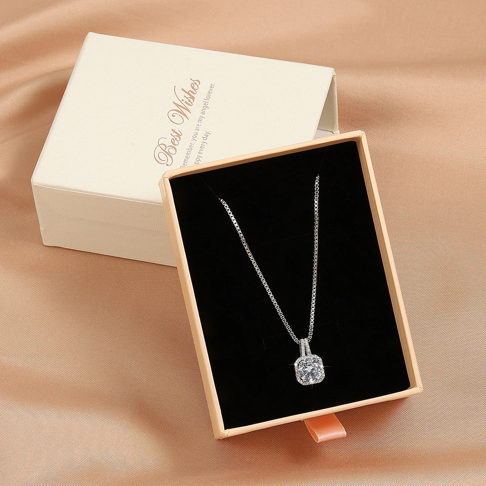 Necklace packaging