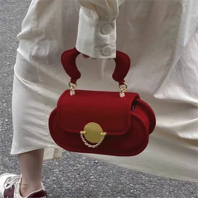 Retro Red Chain Handbag Women Oval Large Capacity Saddle Bag Ladies Fashion High End Luxury Design Minimalist Shoulder Bags 2025