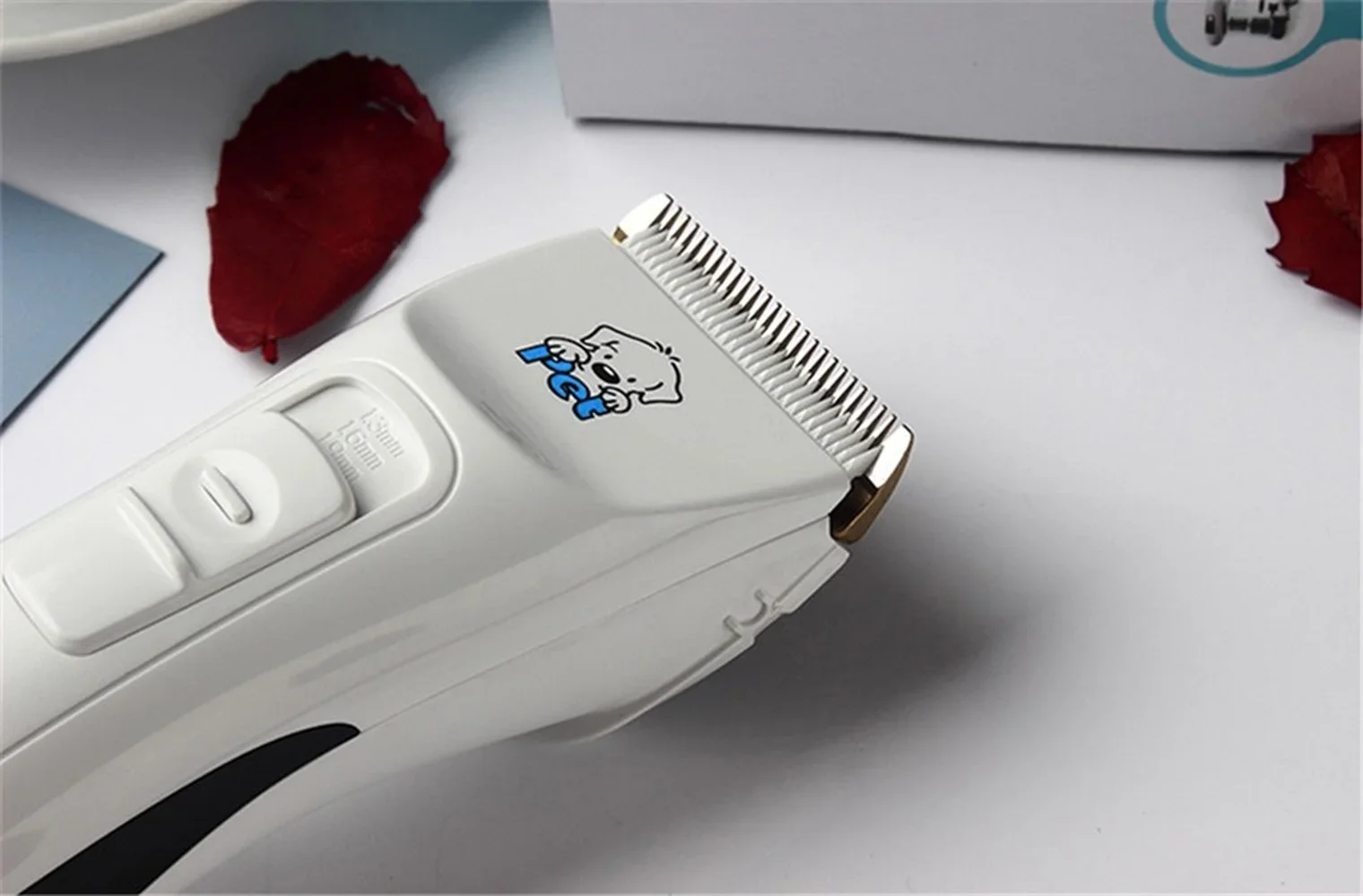 Professional Codos CP-9200 Pet Trimmer Rechargeable Dog Hair Clipper Electric Dog Grooming Haircut For Dogs Cat Shaver Machine