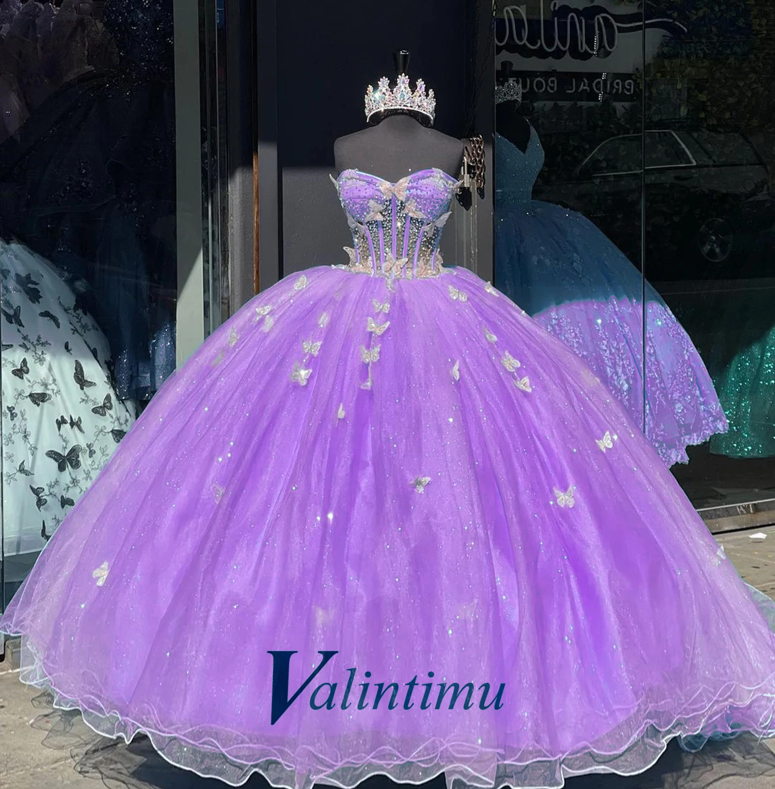 Valintimu Stylish Strapless Quinceanera Dress Lace Appliques Beads Sleeveless Lacing up Ball Gown Birthday Party Customized party dress,quinceanera dresses