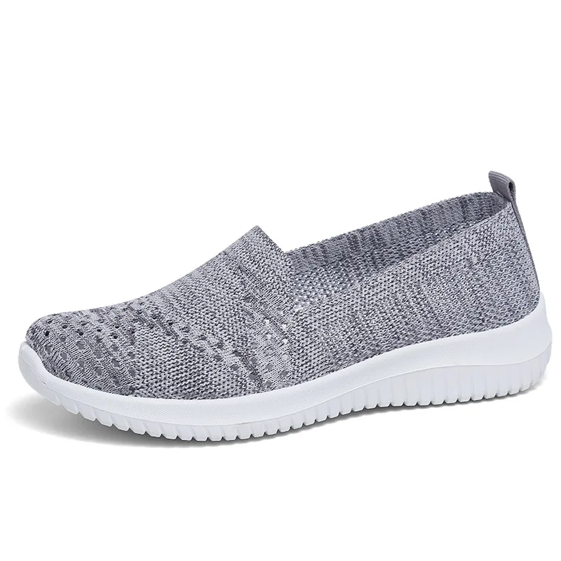 The Lefu shoes for middle-aged and elderly mothers have increased breathability and are available in sizes 42-44 for weight gain