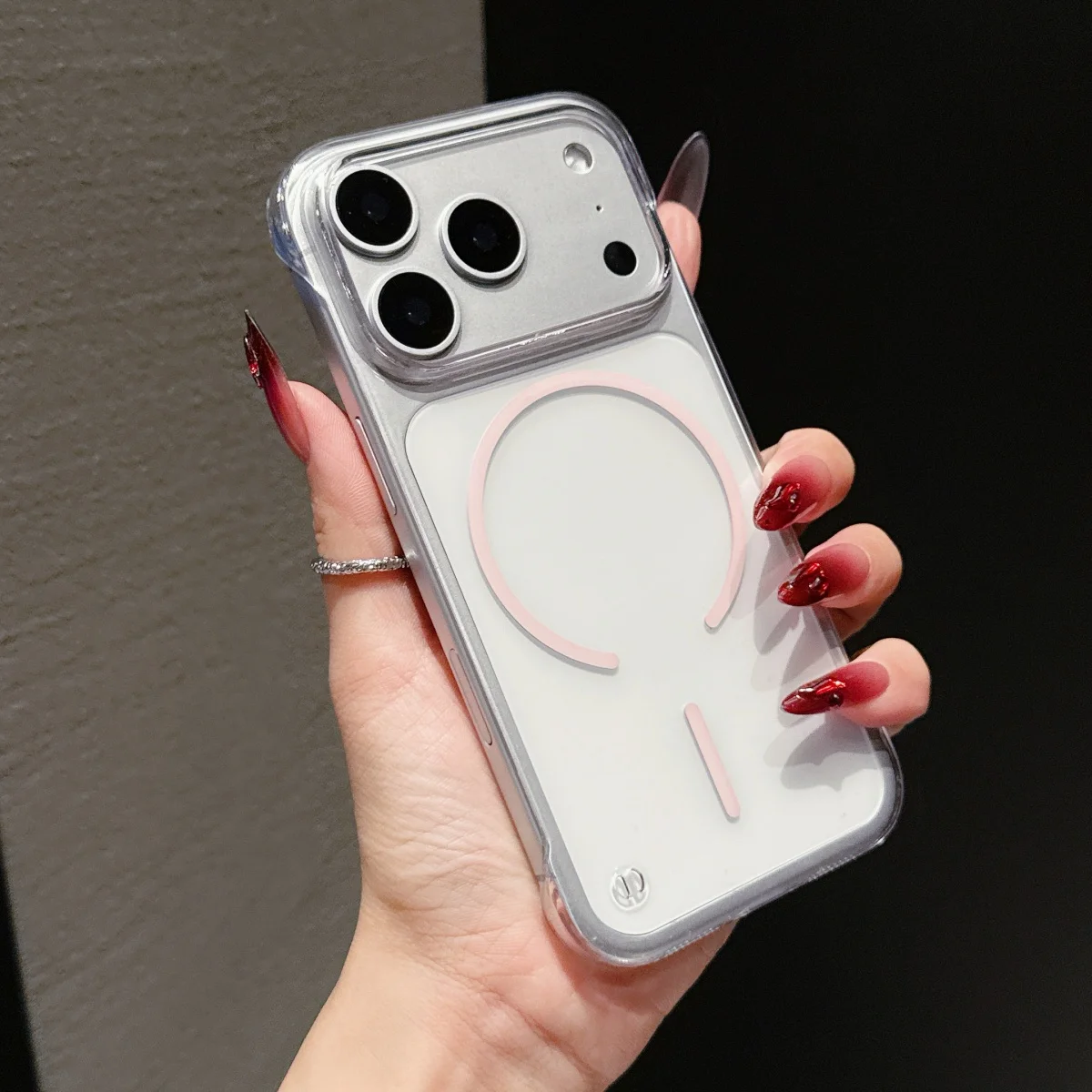 Slim Frameless Clear PC MagSafe-Compatible Case with Heat Dissipation and Magnetic Charging Capability