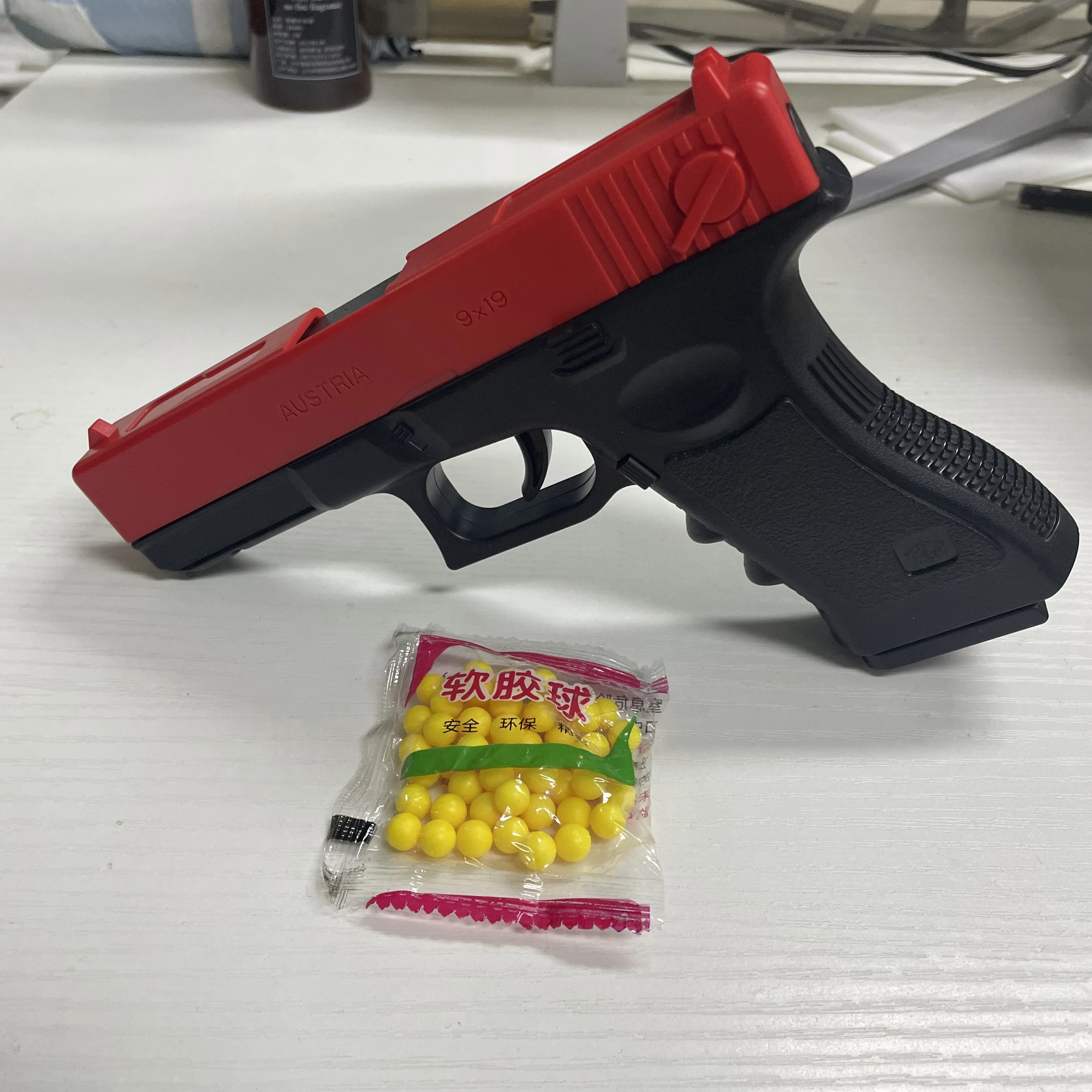 2025 New Soft Bullet Airsoft Pistol Manual G17 Glock Toy Gun Lower Magazine Laser Outdoor Sports CS Game Weapon Children Gift 2