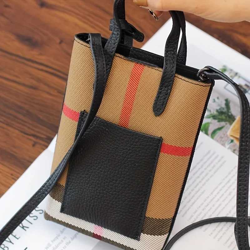 Retro Caramel Women's Crossbody Phone Bag - Stylish Checkered Pattern, Detachable Shoulder Strap, Compact Design for Daily Use 5