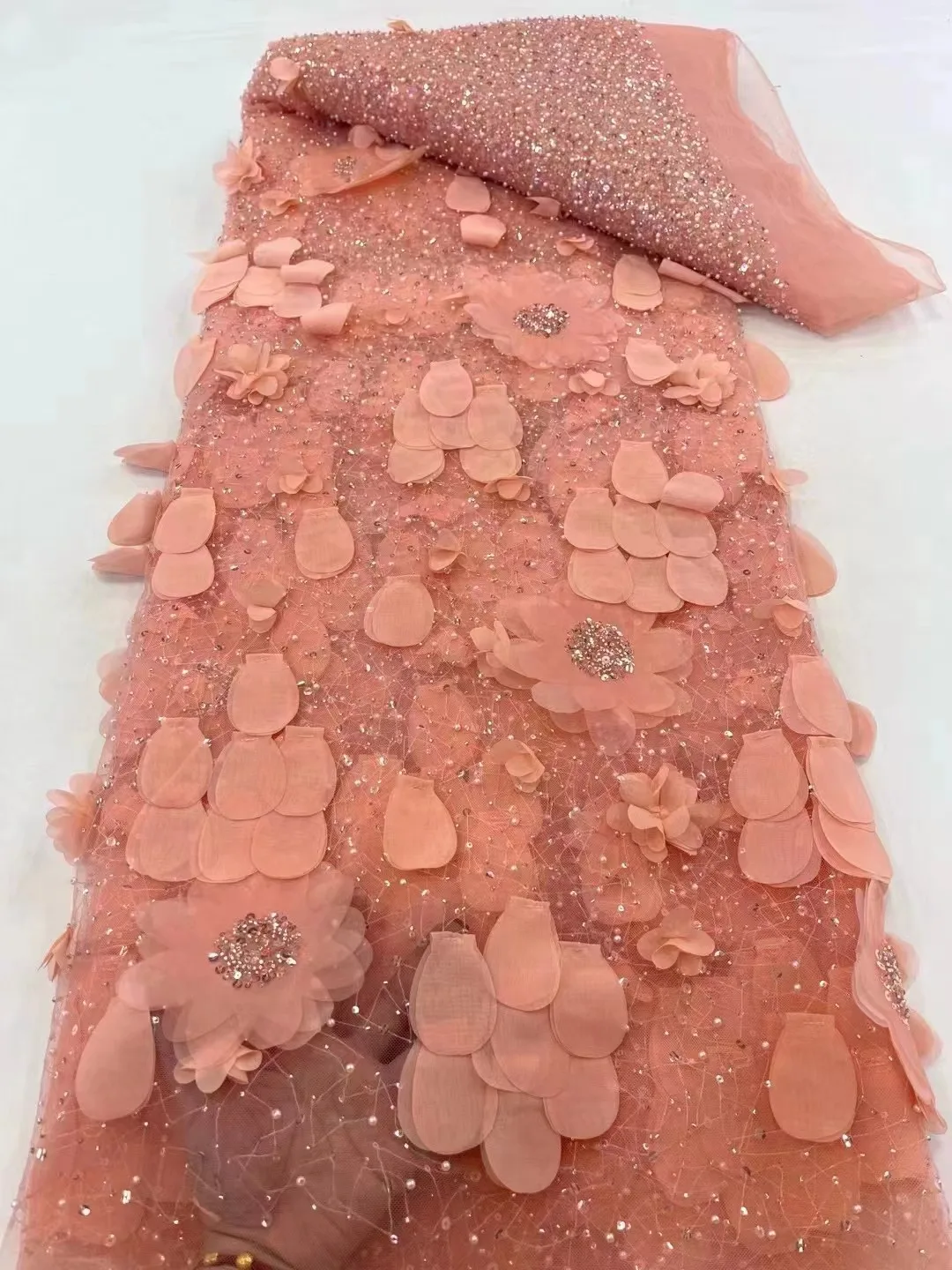 

Gold 3D Flower Nigerian Lace Fabric For Wedding Dresses Embroidered African Lace Beaded Sequin Fabric French Net Lace