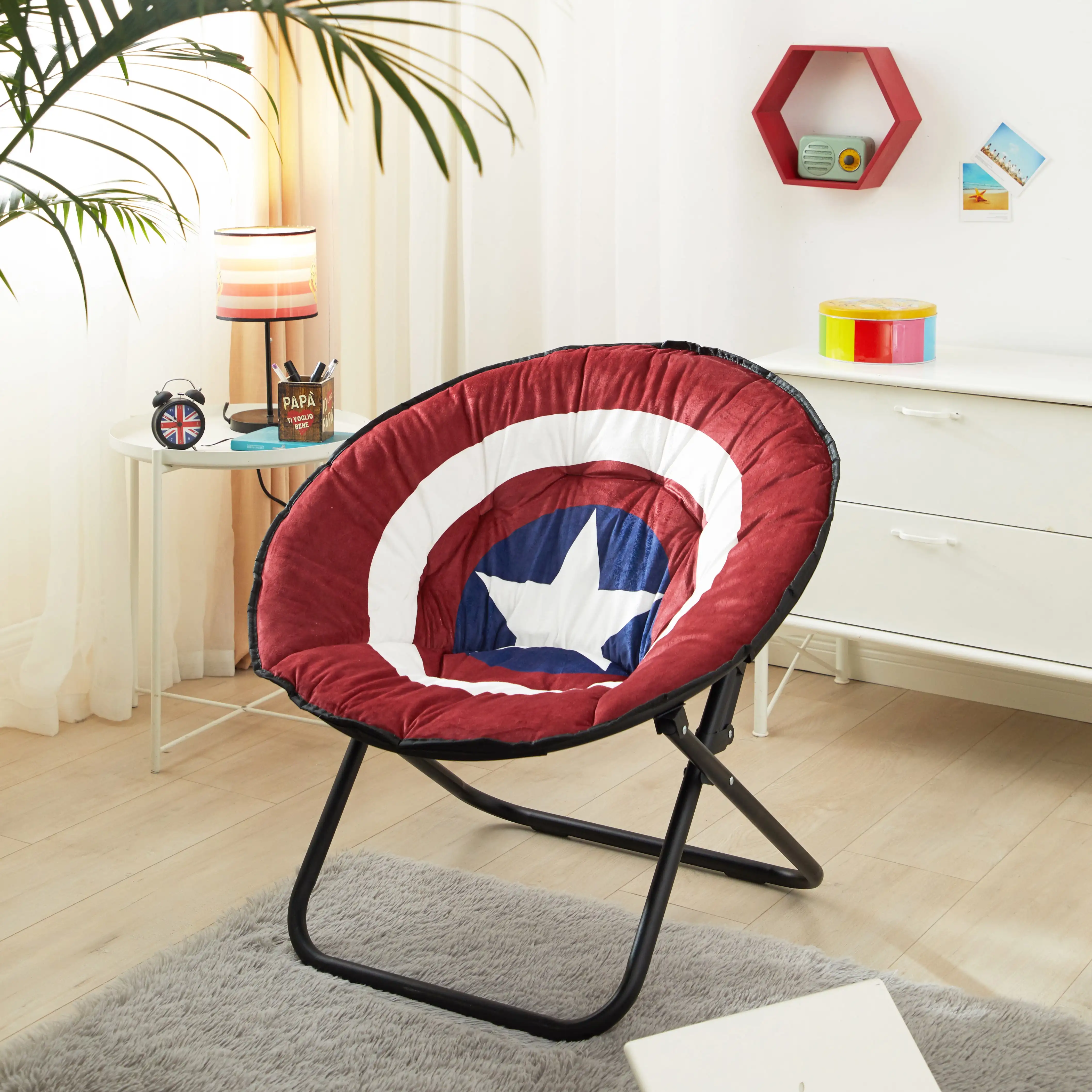 

Captain America 30" Oversized Collapsible Saucer Chair