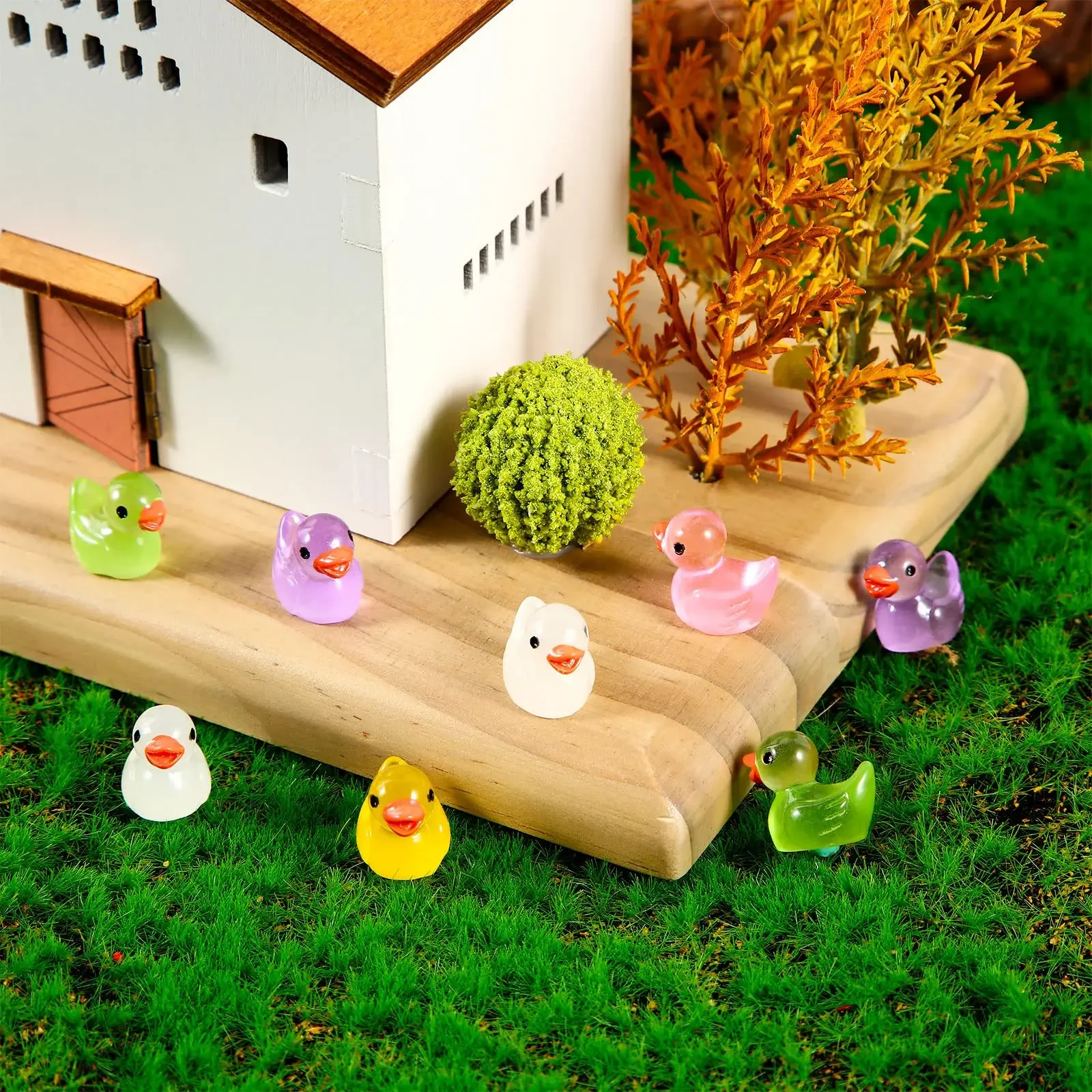 200 Pieces Mini Resin Ducks Mini Ducks Tiny Ducks Miniature Duck Ornaments Dollhouse Ducks Figures for Crafts Duck Charms Dollhouse Duck (Style Two)