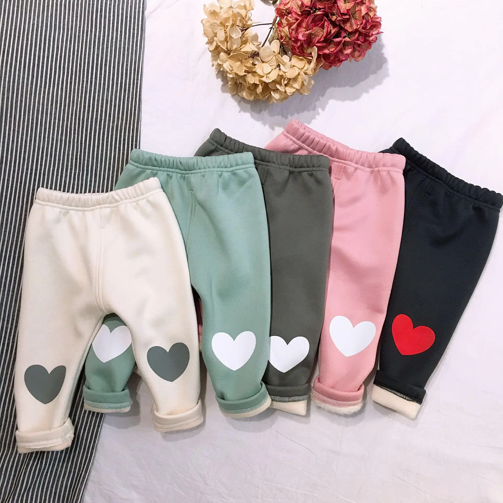 

0-5Y Winter Newborn Baby Girls Pants Thicken Velvet Leggings Elastic Waist Heart Print Toddler Bottoms