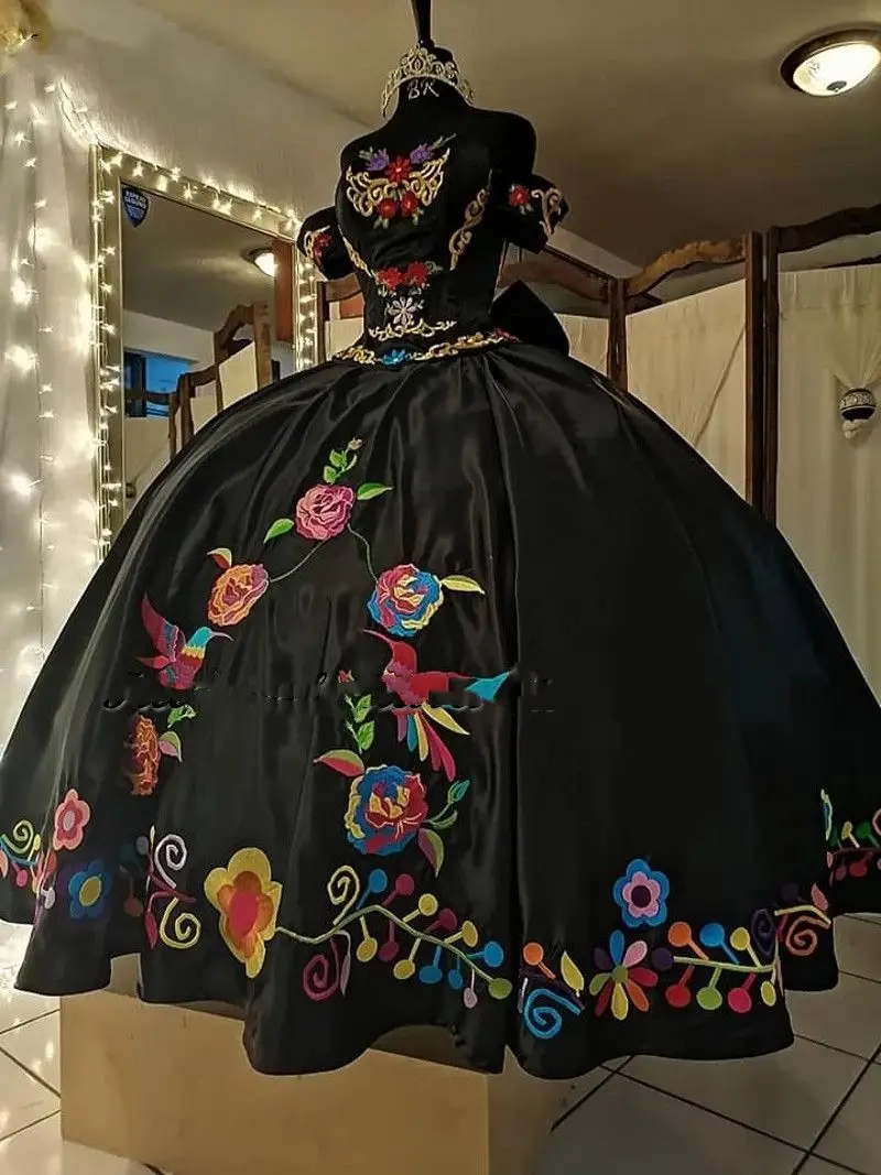 

Vitnage 2023 Black Charro Embroidery Quinceanera Dresses With Shawl vestidos de 15 anos lace-up corset Sweet 16 XV Prom Gowns