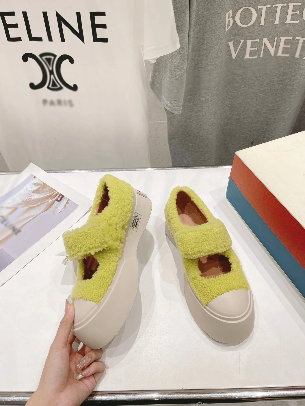 Рисунок 3 - Женская обувь ручной работы роскошного бренда