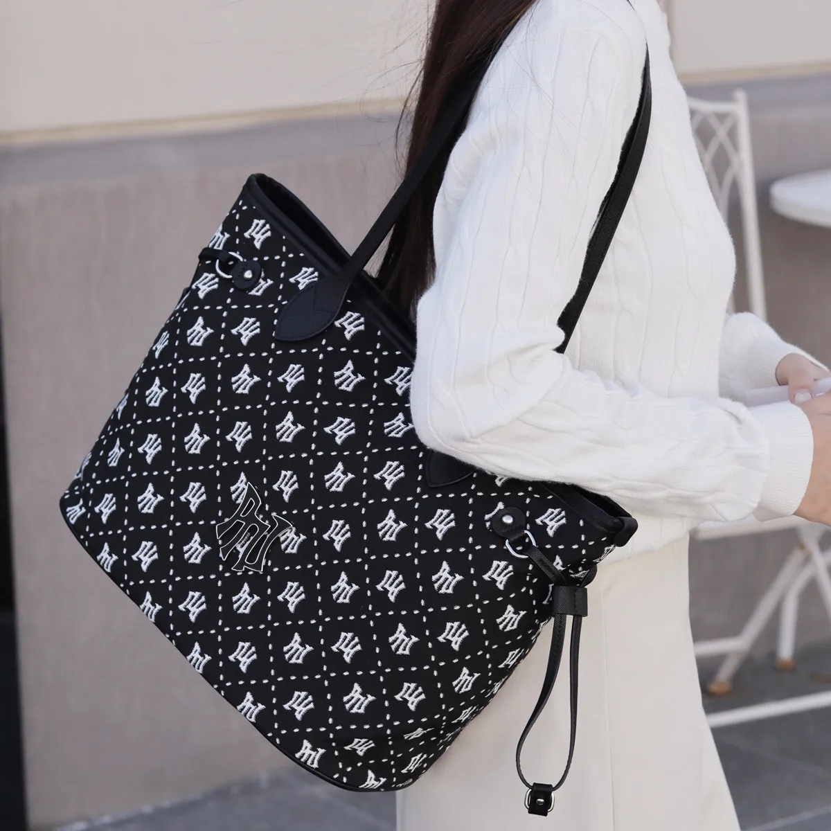 PNJ Manchurian messenger bag women's casual 2024 new fashion shoulder bag fresh trend satchel nylon