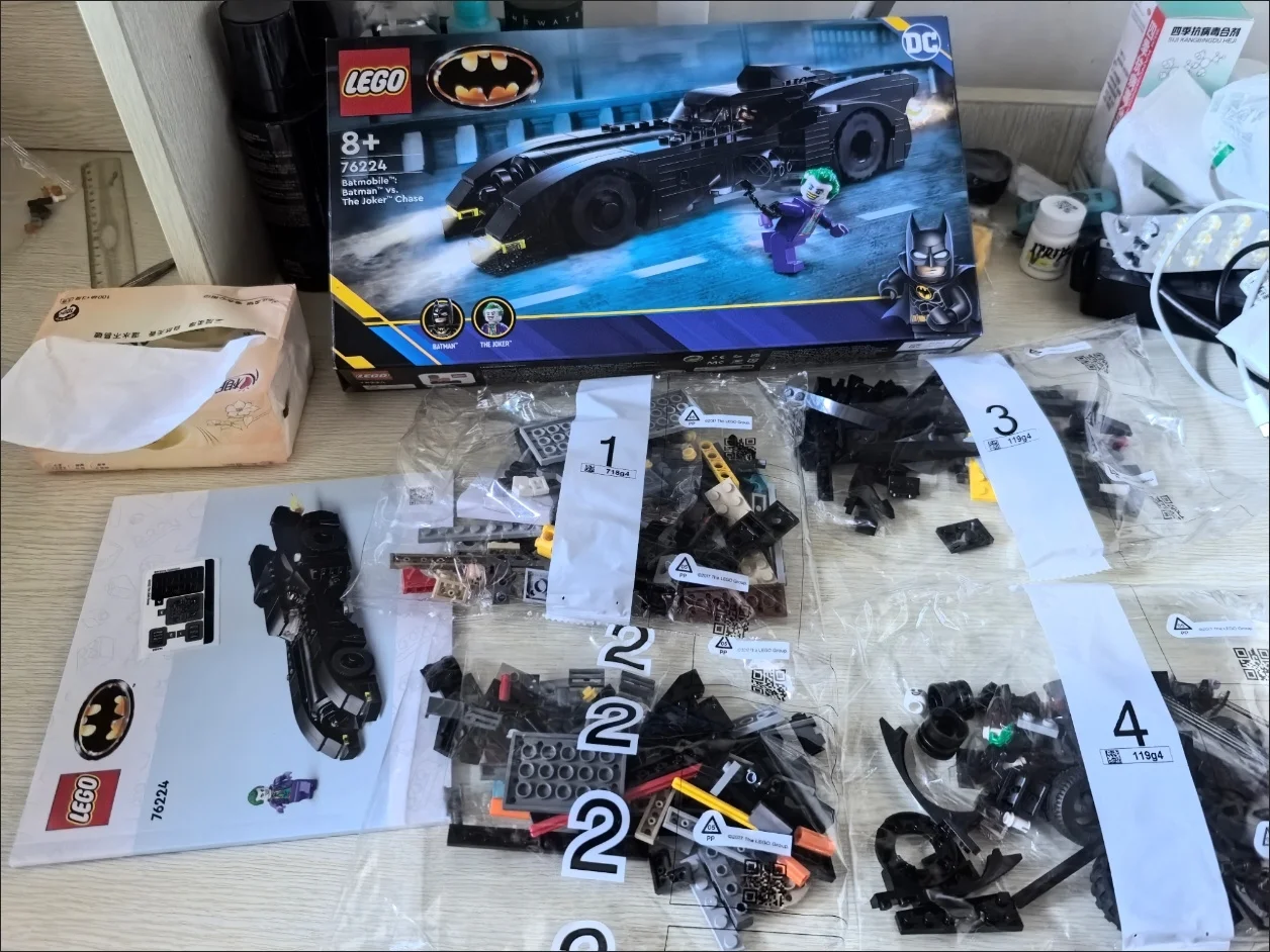 LEGO DC Batmobile: Бэтмен против Джокера Чейз 76224, набор