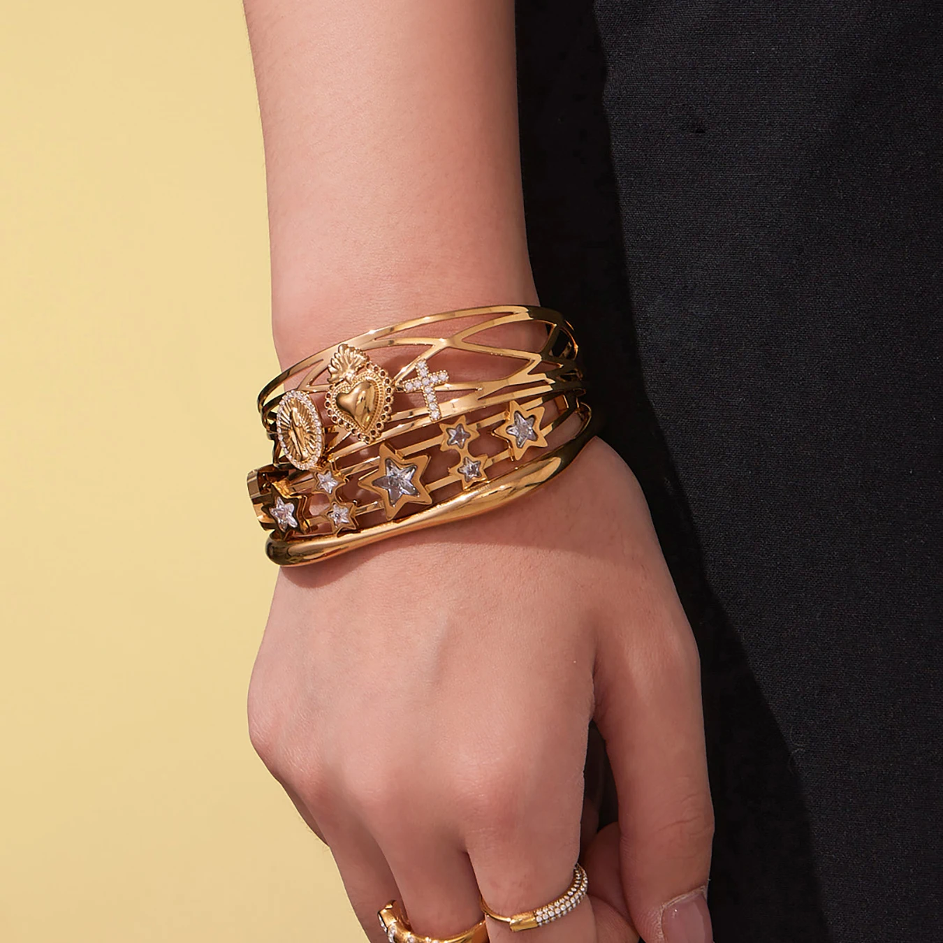 316 Edelstahl vergoldet glänzender Zirkon quadratisches Manschettenarmband Damen doppelschichtiger durchbrochener Stern Herz dicker Armreif Schmuck – Detail 7
