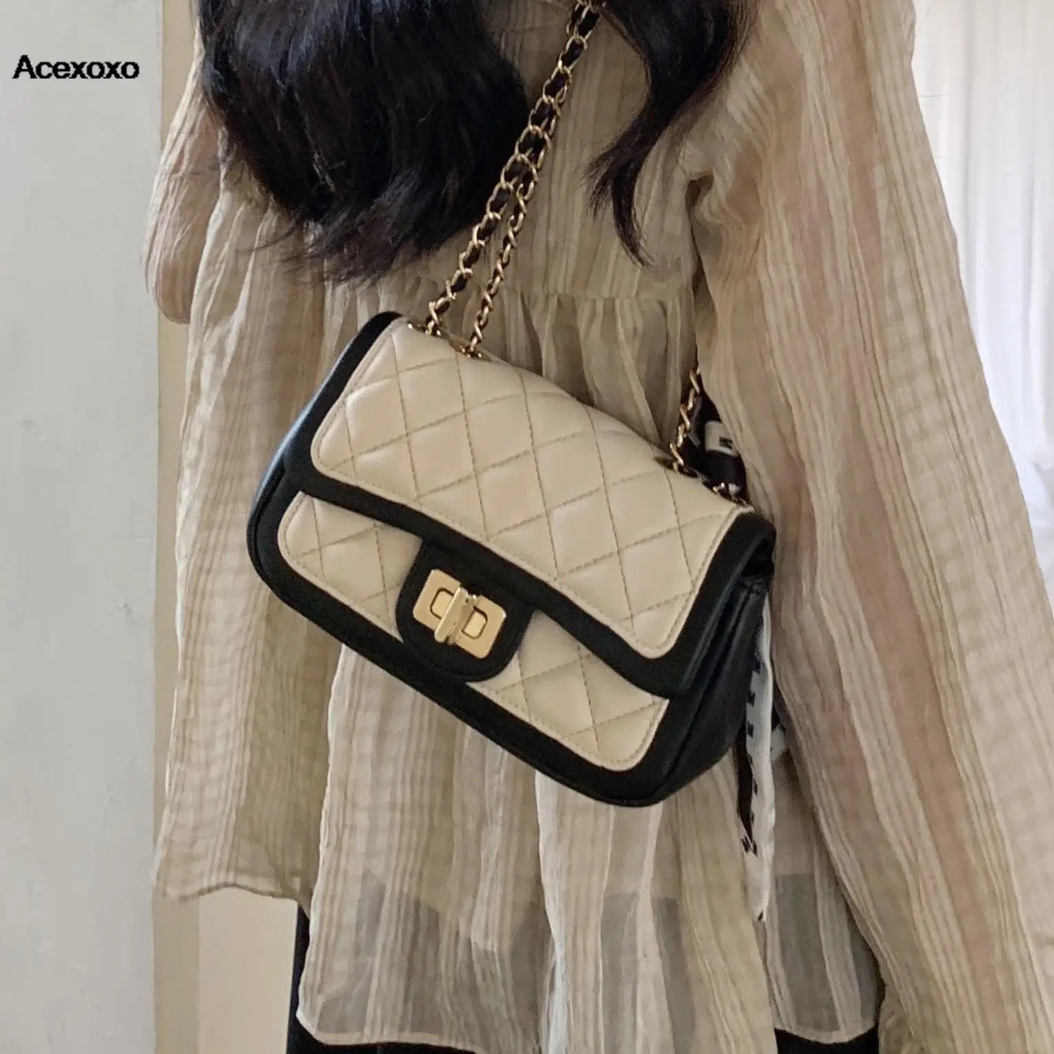

2023 new fashion niche design Julie Diary small fragrance chain women's bag summer all shoulder crossbody bag