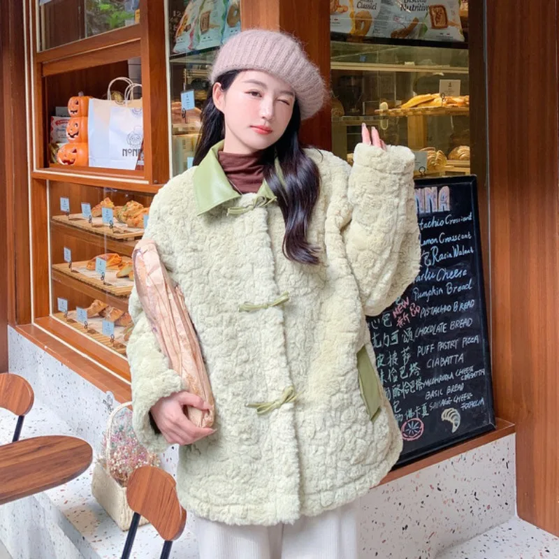 women warm faux fur fleece coat jacket 2023 autumn winter ladies lamb wool thickened locomotive lapel female chic outwear Women Gentle and Stylish Lamb Wool Coat Winter Female Design Sense Faux Fur Jacket Winter Thickened Warm Casual Furry Outwear