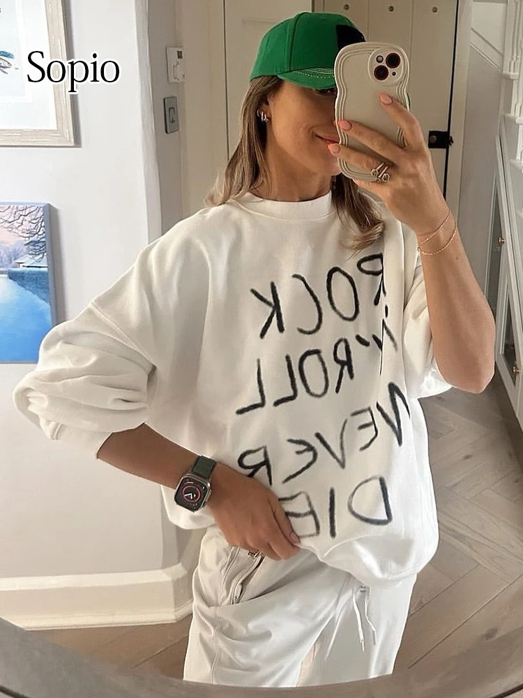 

2024 Spring English Letter Graffiti Printed Sweatshirt Loose Fleece Women's O-neck Pullovers Tops New Luxury Niche Sweatshirt