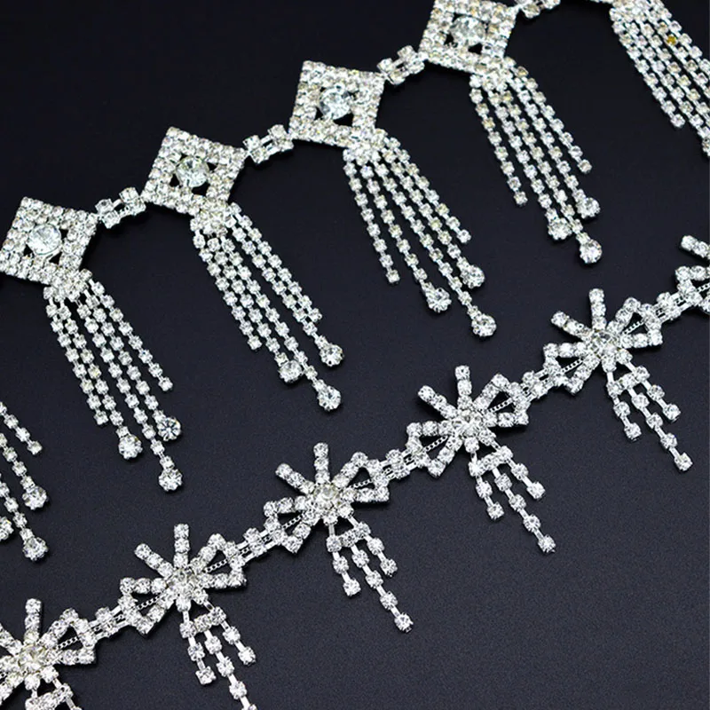 5 Meter Strass-Kettenborte mit Fransen, glitzernde Kristall-Accessoires, DIY Hochzeitsdekoration, Geschenk, Schleifenform, Strassband