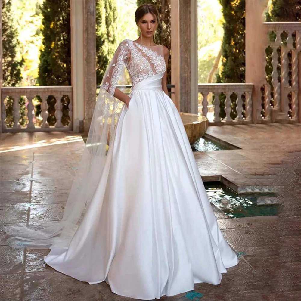 

Exquisite Off Shoulder With Sleeves Beach A-Line Fluffy Mopping Sexy Backless Wedding Dresses Lace Backless Court Train Simple