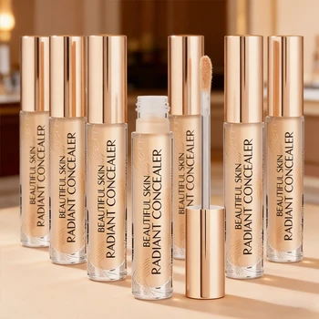 Charlotte Tilbury CT Concealer Honey Foundation Make-up: Nasconde efficacemente le imperfezioni del viso, offre un effetto naturale.