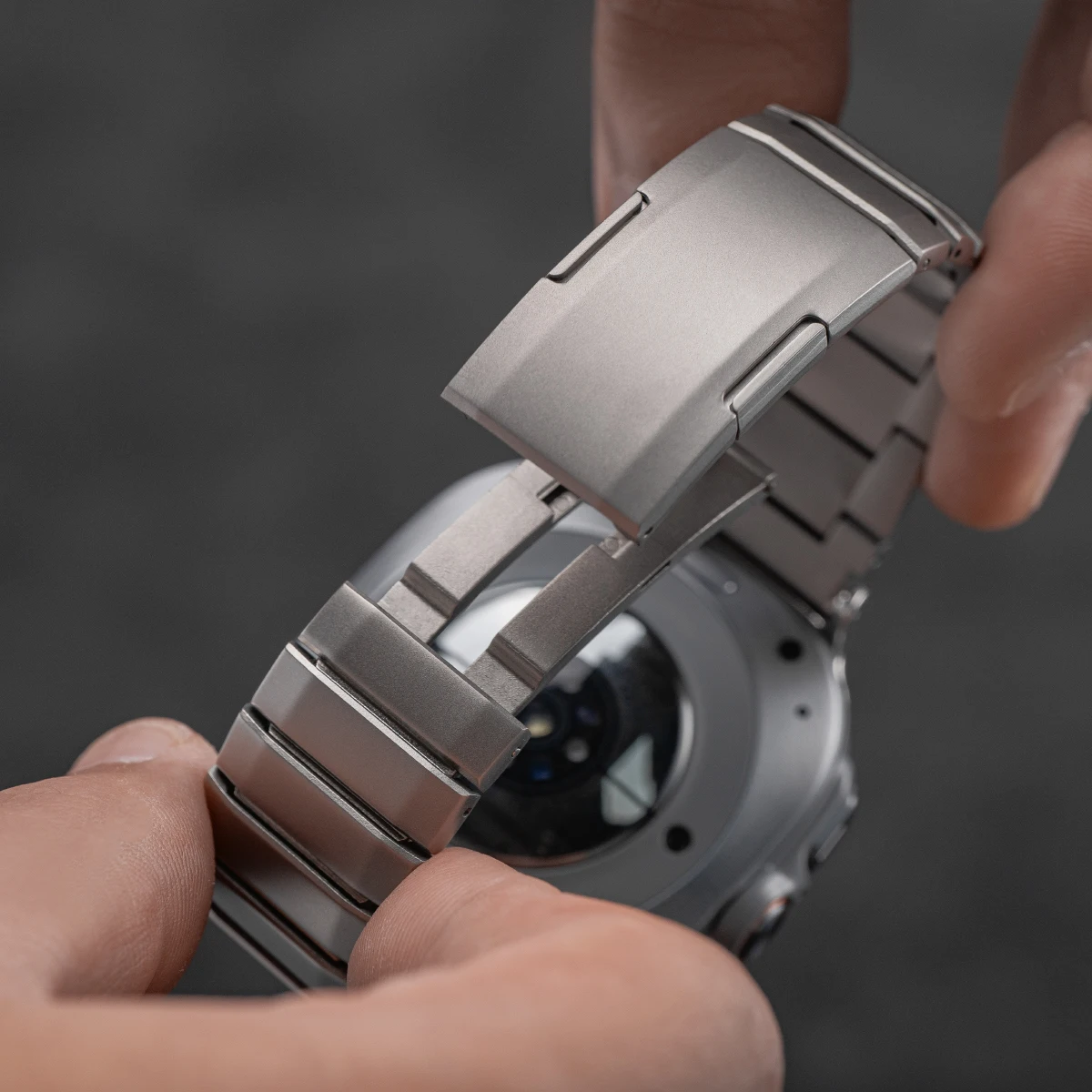 Premium Stainless Steel Smartwatch Band - Elegant and Durable Wrist Strap