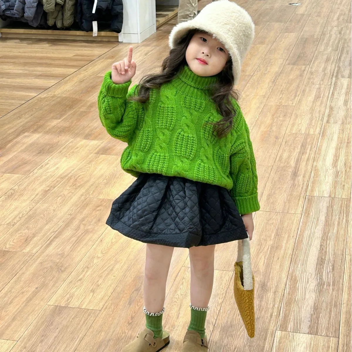 

2023 Winter New Girls High Collar Fried Dough Twists Sweater Children Sweater Top Kids' Foreign Style Versatile Knits