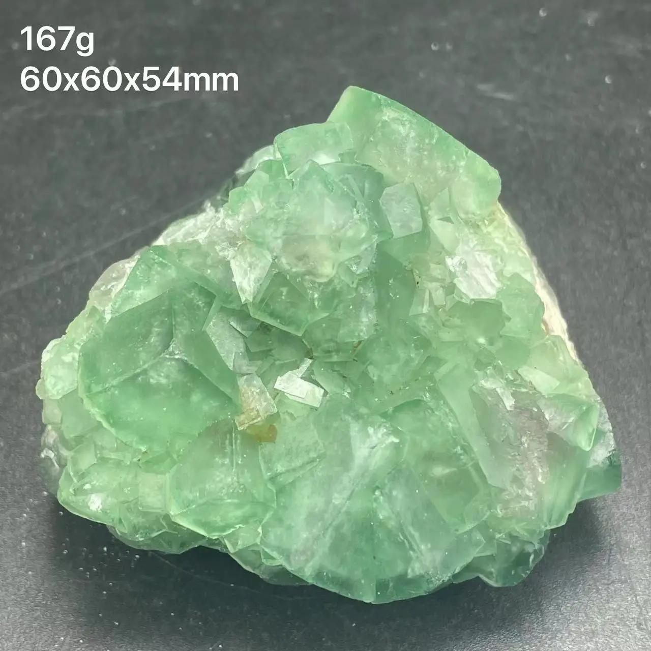 

Новинка! 100% натуральный кубический кластер флюорита, УФ-синий, из Мадагаскара